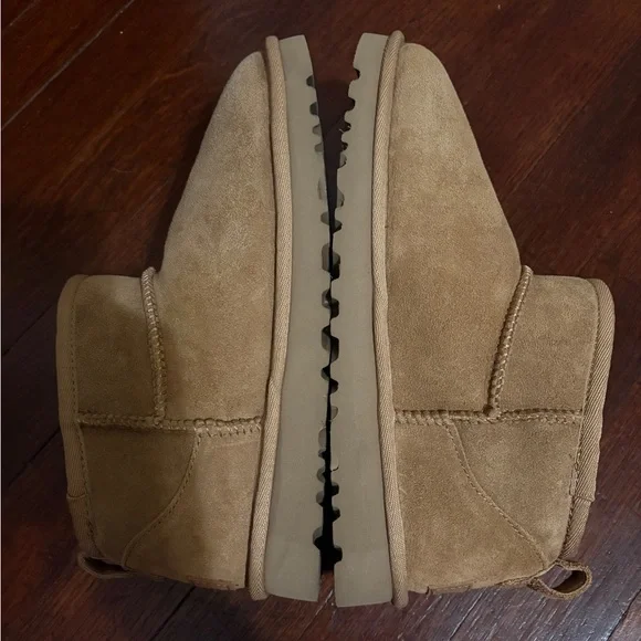 UGG Women’s Chestnut Ultra Mini Boots - Picture 4 of 11
